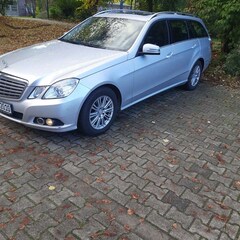 Bild des Angebotes Mercedes-Benz E 220 T CDI DPF BlueEFFICIENCY 7G-TRONIC Elegance