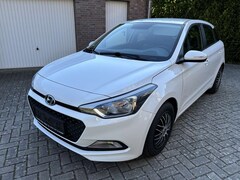 Bild des Angebotes Hyundai i20 1.2 Classic Allwetterreifen / Klima / Subwoofer