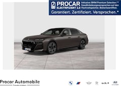 Bild des Angebotes BMW 760 M760e xDrive DA/PA Prof SkyLounge TV B/W Carbon