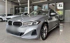 Bild des Angebotes BMW 320 i Touring LED Live Cockpit Plus Navi R.Cam