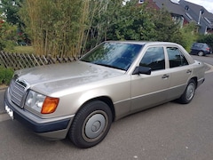 Bild des Angebotes Mercedes-Benz 230 E-Klasse