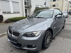 Bild des Angebotes BMW 330 330i xDrive M-Paket Original Schiebedach Automatik