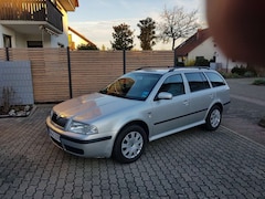 Bild des Angebotes Skoda Octavia 1.6 Combi Style
