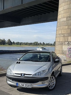Bild des Angebotes Peugeot 206 Peugeot 206 CC Cabrio - top gepflegt, Getriebe neu