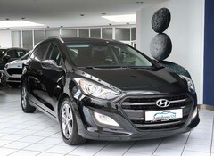 Bild des Angebotes Hyundai i30 YES!*2 Hand*Allwetter*Scheckheft gepflegt*
