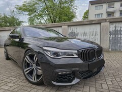 Bild des Angebotes BMW 750 750i Blackline M Sportpaket Ferngesteuertes Parken