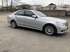 Bild des Angebotes Mercedes-Benz E 220 CDI BlueEfficiency*Navi*Klima*Sitzh*PDC