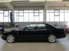 Bild des Angebotes Mercedes-Benz E 230 E 230 Classic, Jahreswagenzustand