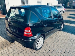 Bild des Angebotes Mercedes-Benz A 160 /ALU/Allwetterreif./SH/SHZ/Klima/EL.Fenster