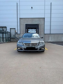 Bild des Angebotes Mercedes-Benz E 500 7G-TRONIC Avantgarde/4 Zonen Klima Mit vielen Extr