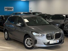 Bild des Angebotes BMW 225 225e xDrive AT Aut/Park&Driv&FernAss/LenkrHeiz