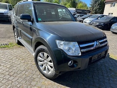 Bild des Angebotes Mitsubishi Pajero 3.2 DI-D Automatik*4X4*XENON*LEDER*NAVI*AHK*PANORAMA*