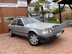 Bild des Angebotes Mercedes-Benz E 260 OLDTIMER