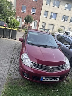 Nissan Tiida 1.6 acenta