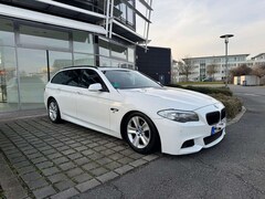 Bild des Angebotes BMW 535 d F11 M Paket Panorama AHK Monitore Hinten