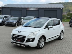 Bild des Angebotes Peugeot 3008 Hybrid4 *Panorama*Navi*HEAD UP*S-Heft*AHK*