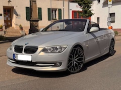 Bild des Angebotes BMW 325 BMW 325i Cabrio Aut.Vollausst./Mondstein-Metallic
