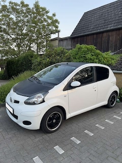 Bild des Angebotes Toyota Aygo Toyota Aygo 2011 Klima TÜV Sehr gepflegt 5 Türen