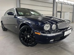 Bild des Angebotes Jaguar XJ 2.7 D Sovereign 4xSHZ LEDER BEIGE XENON NAVI AUTOM