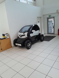 Bild des Angebotes Renault Twizy TwizyINTENS mit Eigentumsbatterie und Korea-Seitenscheiben