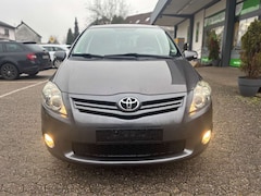 Bild des Angebotes Toyota Auris Club*1,6 *1 HAND*AHK*6 GANG*EURO 5