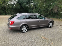 Bild des Angebotes Skoda Superb Superb Combi 2.0 TDI DSG FAMILY