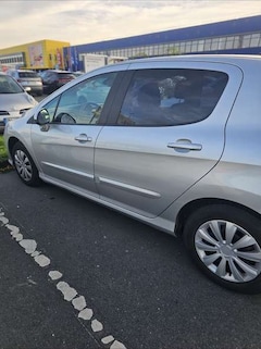 Bild des Angebotes Peugeot 308 SW 120 VTi Automatik Sport