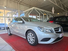 Bild des Angebotes Mercedes-Benz A 200 BlueEfficiency+STYLE+SPORTSITZE+TEILLEDER+