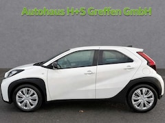 Bild des Angebotes Toyota Aygo X 1,0 Play mit SHZ / Allwettereifen