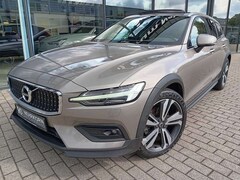 Bild des Angebotes Volvo V60 Cross Country B4 D AWD Geartronic Pro