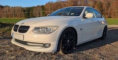 Bild des Angebotes BMW 325 BMW 325i xDrive Coupé LCI | Automatik | Black & Wh