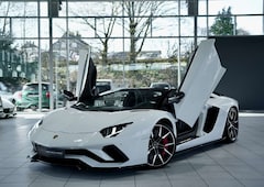 Lamborghini Aventador S Roadster *2.H *Carbon* LIFT* Dt.Fzg*