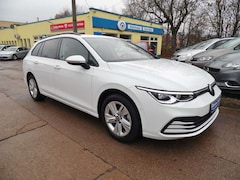 Bild des Angebotes VW Golf VIII Variant Life/Kamera/SHZ/Navi/Temp/LED