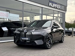 Bild des Angebotes BMW iX xDrive50 Sportpak.AHK°22-LASER°PANO°Sitzbelü