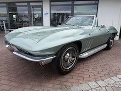 Corvette C2 Sting-Ray Convertible 350 HP