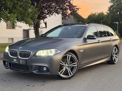 Bild des Angebotes BMW 530 530d xDRIVE TOURING M SPORTPAKET STEPTRONIC | VOLL