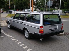 Bild des Angebotes Volvo 245 Family Edition