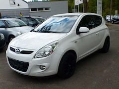 Bild des Angebotes Hyundai i20 1.4 Style Klima Shz Servo Alu