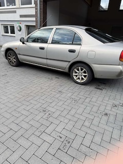 Bild des Angebotes Mitsubishi Carisma 1600 GL Family