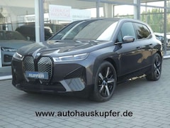 Bild des Angebotes BMW iX xDrive50 Sportpak.AHK°LASER°PANO°21-Sitzbelü