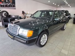 Bild des Angebotes Mercedes-Benz E 230 Automatik H/Oldtimer Schiebedach