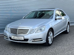 Bild des Angebotes Mercedes-Benz E 300 CGI BlueEfficiency Leder Navi Schiebedach