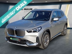 Bild des Angebotes BMW iX1 eDrive20 xLine El. Panodach Navi Digitales Cockpit
