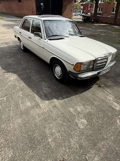 Bild des Angebotes Mercedes-Benz 230 Mercedes-Benz W123 230E Oldtimer mit H-Kennzeichen