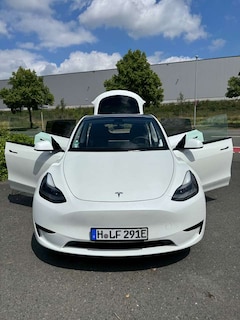 Bild des Angebotes Tesla Model Y SR | 1. Hand | 02/2024 | 24.965 km | BYD-Akku