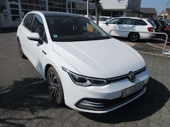 Bild des Angebotes VW Golf Style 1.5 TSI NAVI PANO AHK IQ LIGHT ALU beh. eSIT