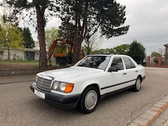 Bild des Angebotes Mercedes-Benz 200 Diesel 124 1 Hand Oldtimer H-Kennzeichen