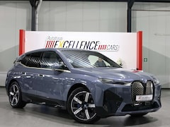 Bild des Angebotes BMW iX 40 xDrive SPORT TITAN GLAS STORM EINZELSTÜCK