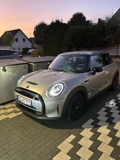 Bild des Angebotes MINI Cooper SE Classic Trim 1.Hand Neuwagengarantie 2027