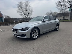 Bild des Angebotes BMW 320 i Limousine*Automatik*Display*Navi*Memory*